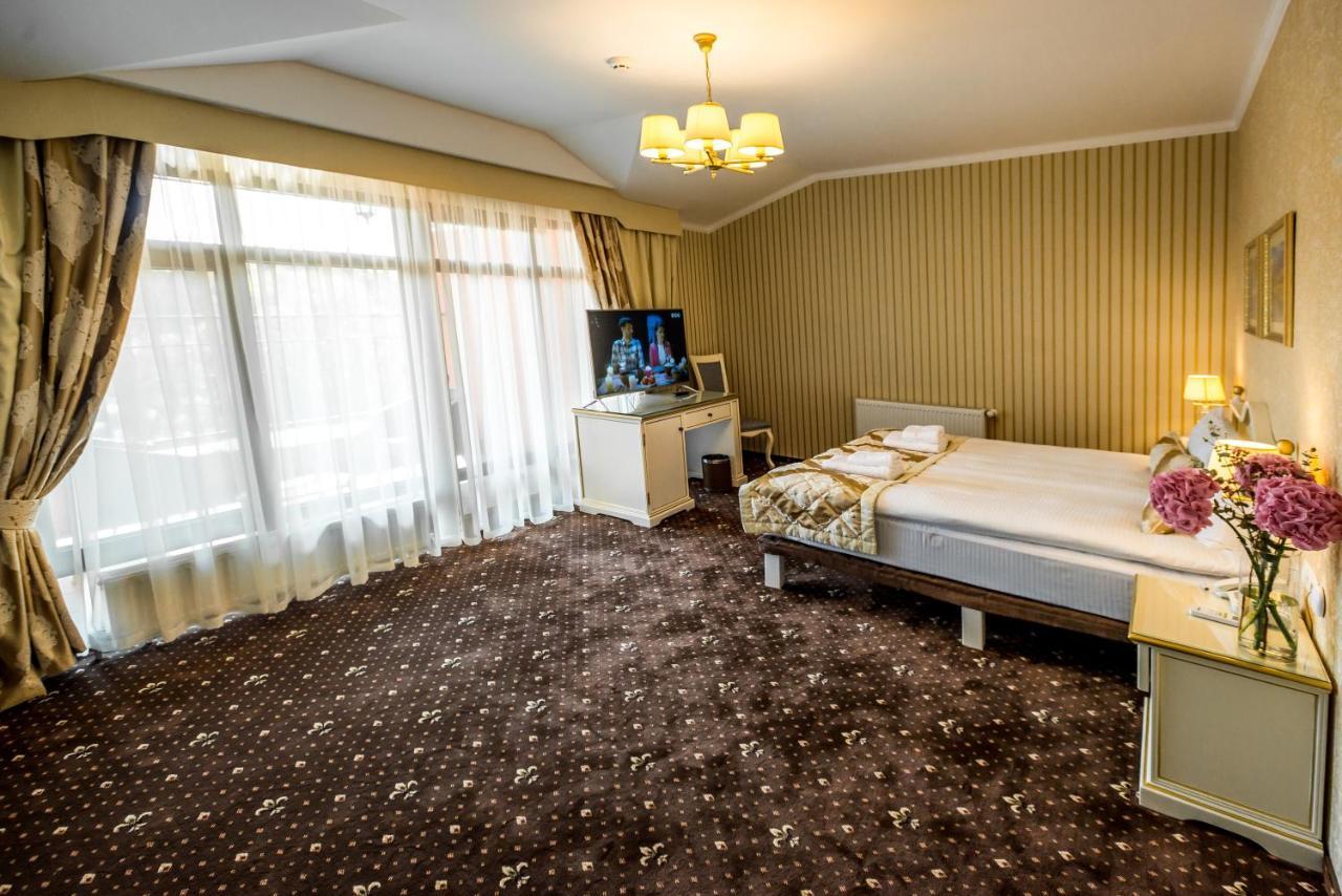Hotel Fenix Town Vinnycja Exteriér fotografie