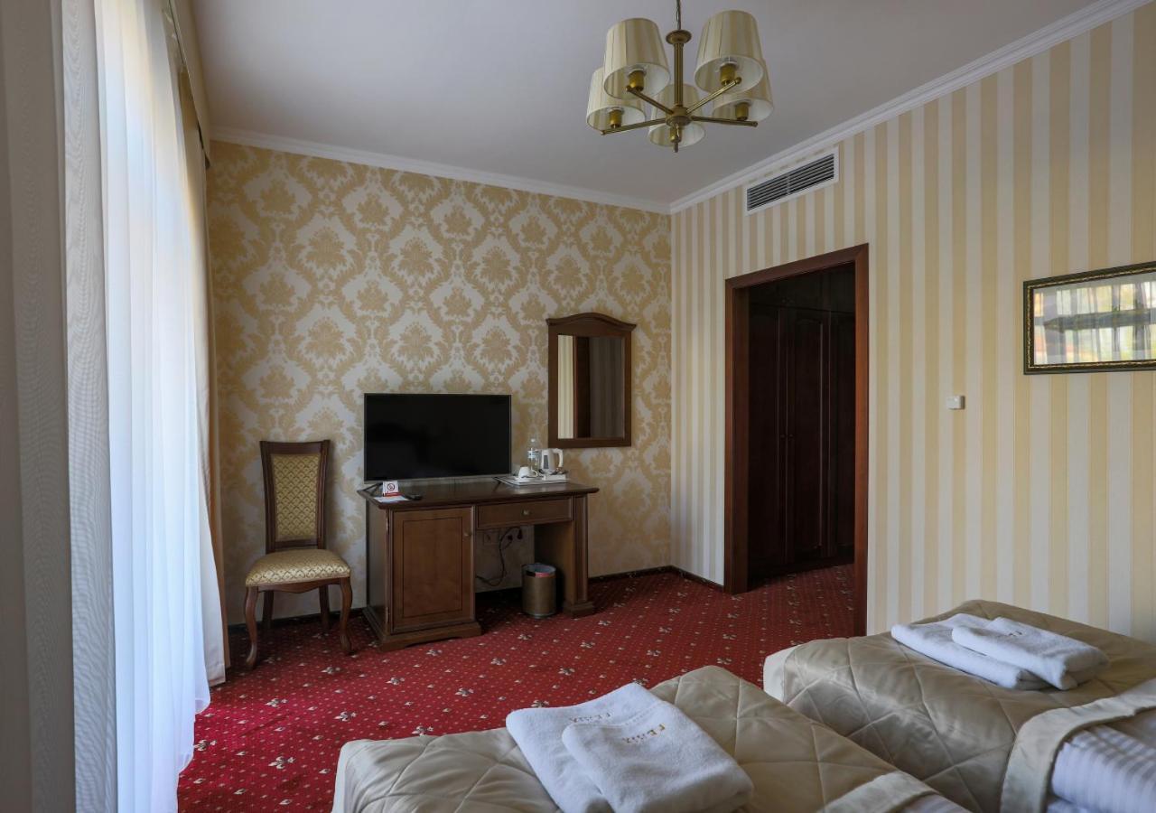 Hotel Fenix Town Vinnycja Exteriér fotografie