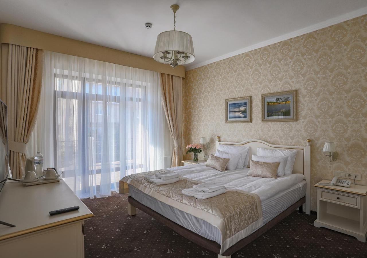 Hotel Fenix Town Vinnycja Exteriér fotografie